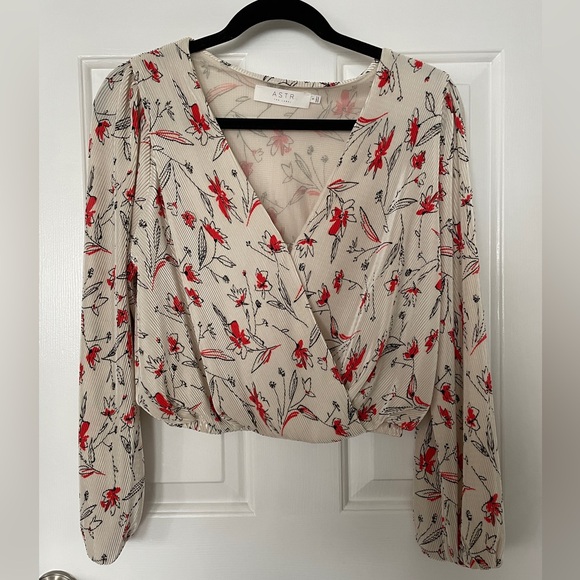 Astr Tops - ASTR Women's Floral Wrap Top - Cream and Red